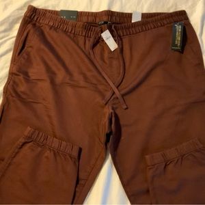 Men’s Banana Republic travel joggers new w/tags never worn size XXL burgundy